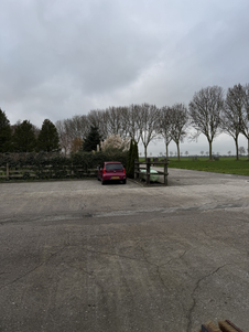 Je komt aan op deze parkeerplaats.