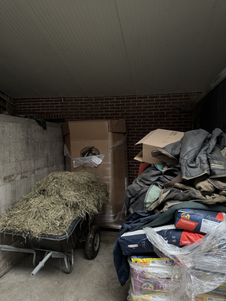 Als je dan die stallen verder inloopt zie je een grote doos staan waar de biks in opgeslagen word.